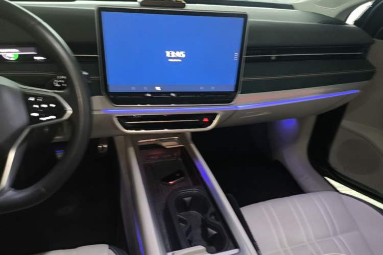 Used Volkswagen ID.7 VIZZION 2024 First Edition Audio And AC Panel
