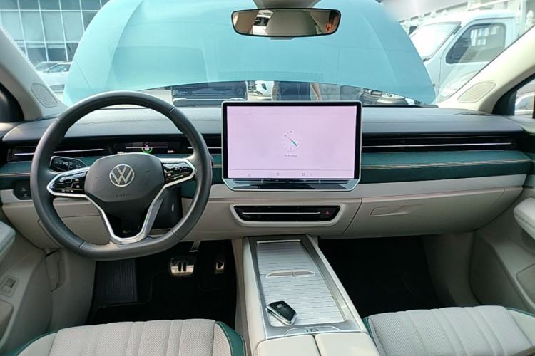 Used Volkswagen ID.7 VIZZION 2024 First Edition Center Console