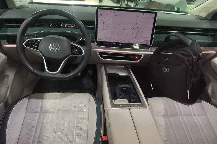 Used Volkswagen ID.7 VIZZION 2024 First Edition Center Console