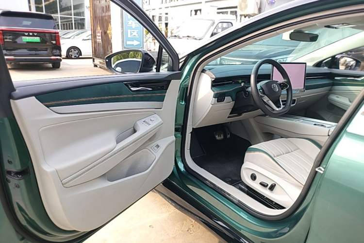 Used Volkswagen ID.7 VIZZION 2024 First Edition Driver Seat