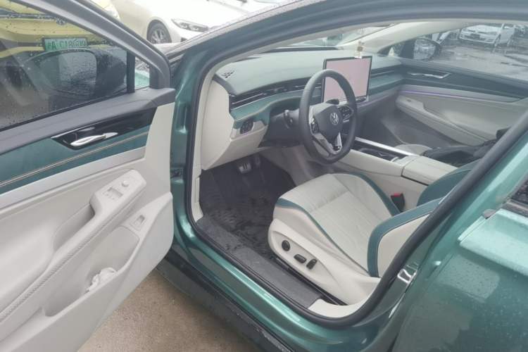 Used Volkswagen ID.7 VIZZION 2024 First Edition Driver Seat