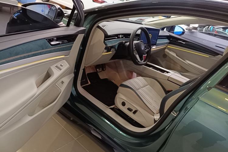 Used Volkswagen ID.7 VIZZION 2024 First Edition Driver Seat