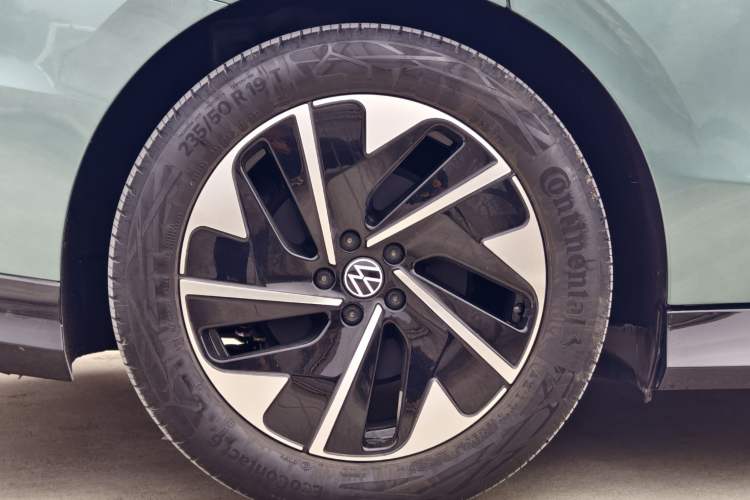 Used Volkswagen ID.7 VIZZION 2024 PRO Model Exterior 8
