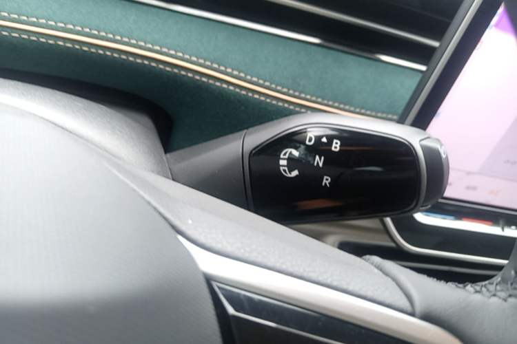 Used Volkswagen ID.7 VIZZION 2024 First Edition Gear Lever