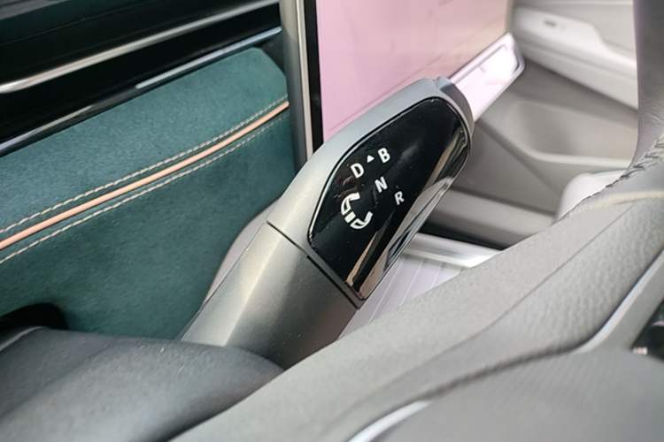 Used Volkswagen ID.7 VIZZION 2024 First Edition Gear Lever