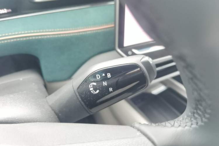 Used Volkswagen ID.7 VIZZION 2024 First Edition Gear Lever