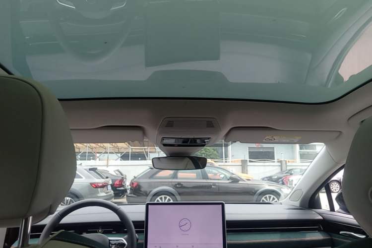 Used Volkswagen ID.7 VIZZION 2024 First Edition Headliner