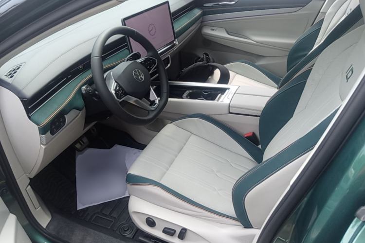 Used Volkswagen ID.7 VIZZION 2024 First Edition Left Front Seat