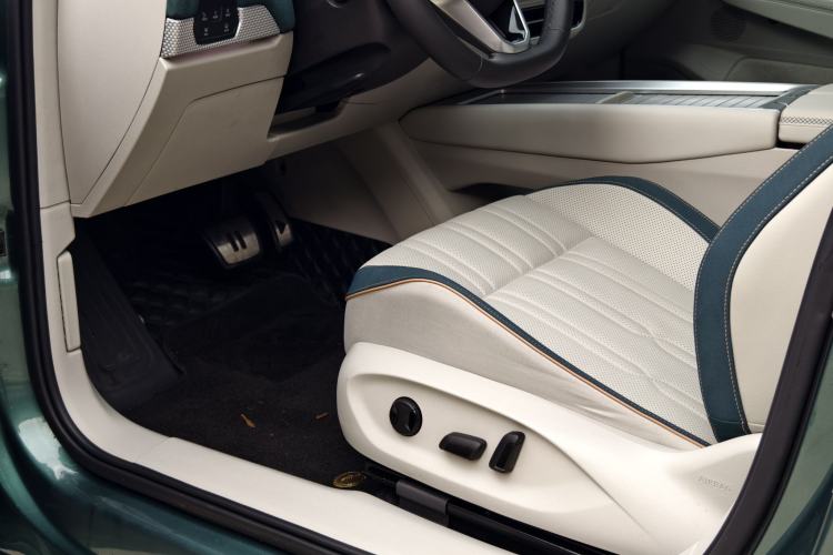 Used Volkswagen ID.7 VIZZION 2024 PRO Model Left Front Seat
