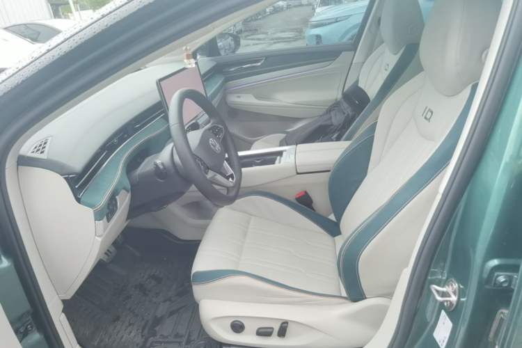 Used Volkswagen ID.7 VIZZION 2024 First Edition Left Front Seat