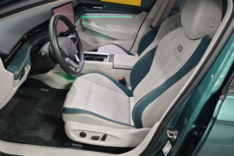 Used Volkswagen ID.7 VIZZION 2024 First Edition Left Front Seat