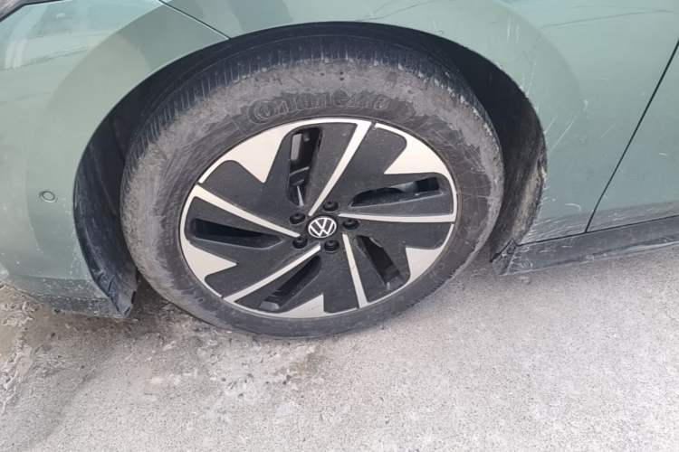 Used Volkswagen ID.7 VIZZION 2024 PRO Model Left Front Wheel Hub