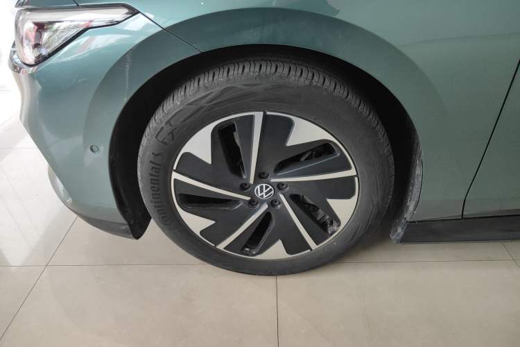 Used Volkswagen ID.7 VIZZION 2024 PRO Model Left Front Wheel Hub