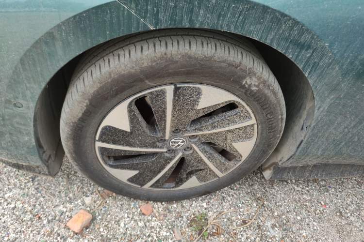 Used Volkswagen ID.7 VIZZION 2024 PRO Model Left Front Wheel Hub