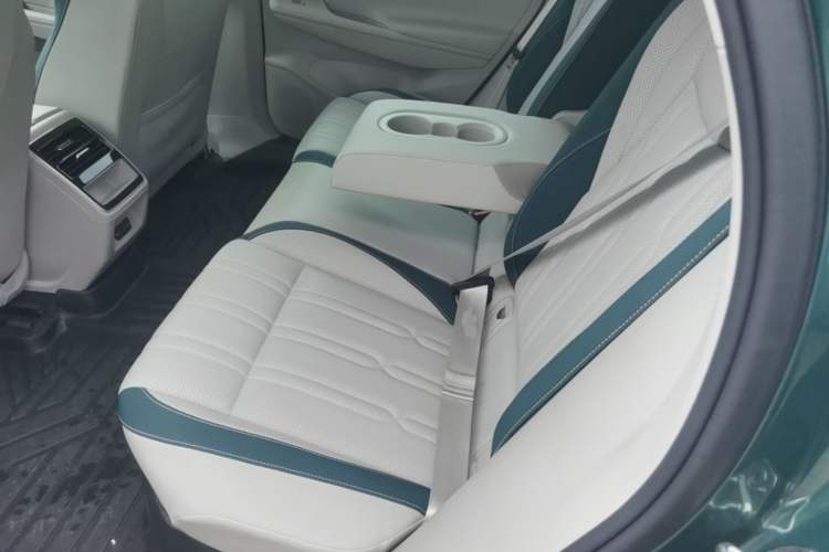 Used Volkswagen ID.7 VIZZION 2024 First Edition Left Rear Seat