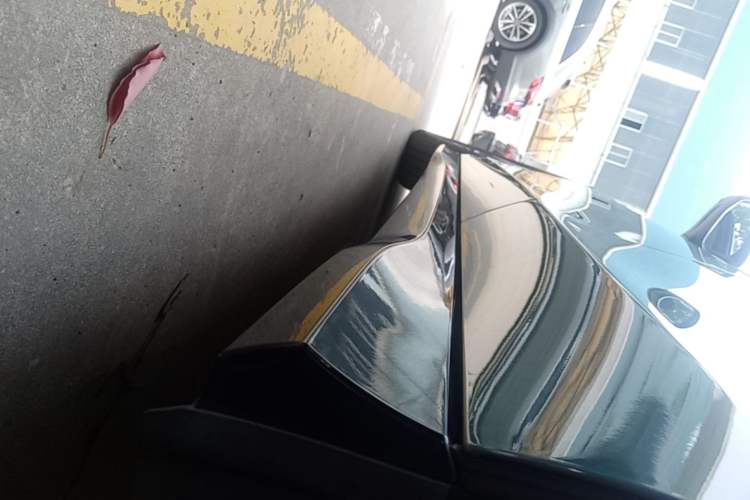Used Volkswagen ID.7 VIZZION 2024 First Edition Left Side Sill
