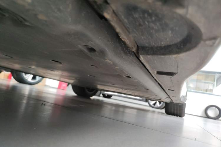 Used Volkswagen ID.7 VIZZION 2024 PRO Model Left Side Sill