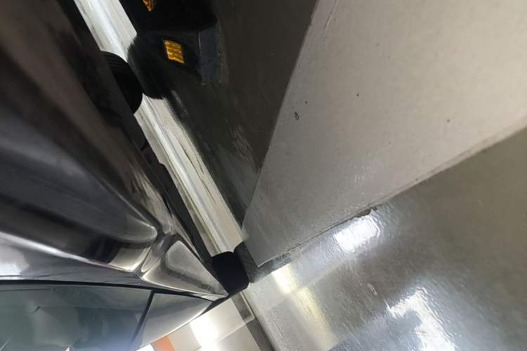 Used Volkswagen ID.7 VIZZION 2024 First Edition Left Side Sill
