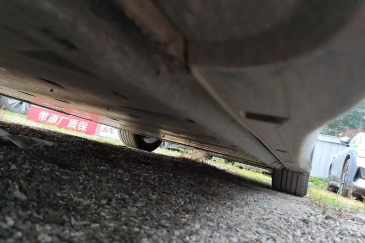 Used Volkswagen ID.7 VIZZION 2024 PRO Model Left Side Sill