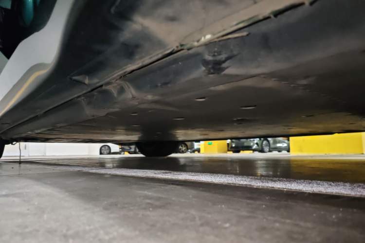 Used Volkswagen ID.7 VIZZION 2024 First Edition Left Side Sill