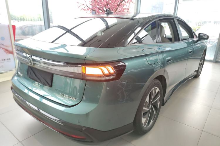 Used Volkswagen ID.7 VIZZION 2024 PRO Model Rear Right 45 Deg