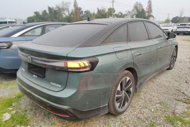 Used Volkswagen ID.7 VIZZION 2024 PRO Model Rear Right 45 Deg
