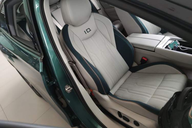 Used Volkswagen ID.7 VIZZION 2024 PRO Model Right Front Seat