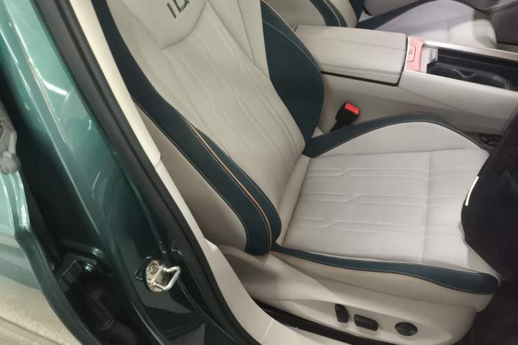 Used Volkswagen ID.7 VIZZION 2024 First Edition Right Front Seat
