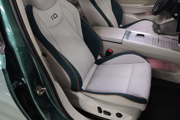 Used Volkswagen ID.7 VIZZION 2024 First Edition Right Front Seat