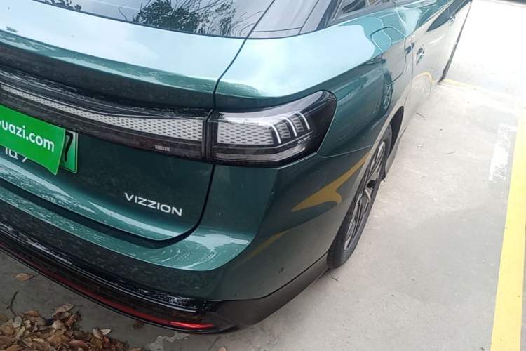 Used Volkswagen ID.7 VIZZION 2024 First Edition Right Rear Taillight
