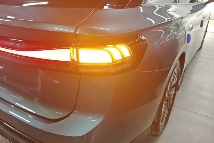 Used Volkswagen ID.7 VIZZION 2024 PRO Model Right Rear Taillight