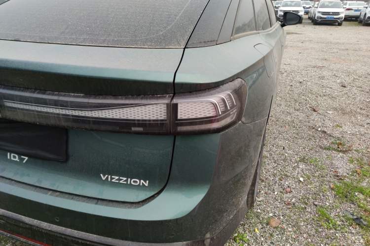 Used Volkswagen ID.7 VIZZION 2024 PRO Model Right Rear Taillight