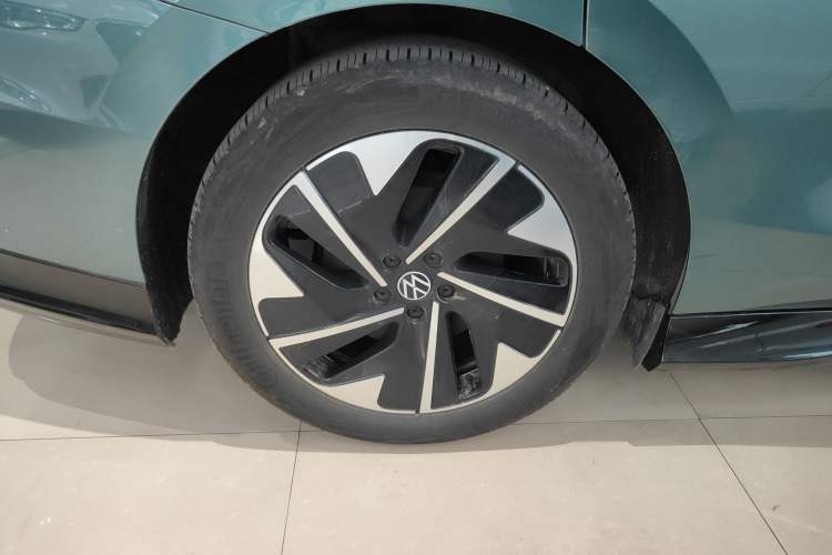 Used Volkswagen ID.7 VIZZION 2024 PRO Model Right Rear Wheel Hub