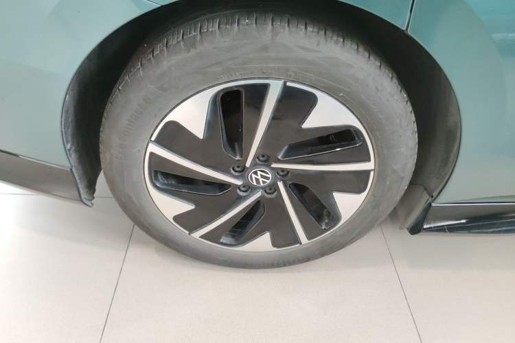 Used Volkswagen ID.7 VIZZION 2024 PRO Model Right Rear Wheel Hub