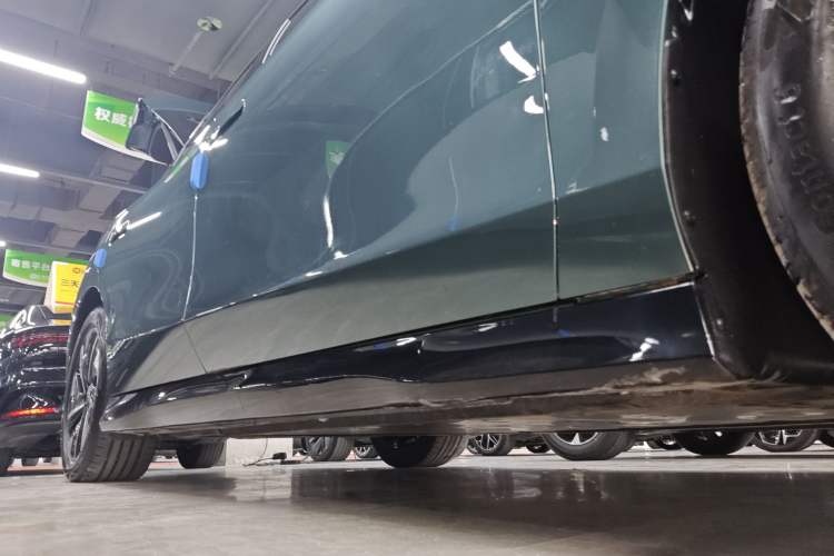 Used Volkswagen ID.7 VIZZION 2024 PRO Model Right Side Sill