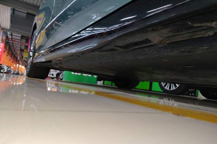 Used Volkswagen ID.7 VIZZION 2024 First Edition Right Side Sill