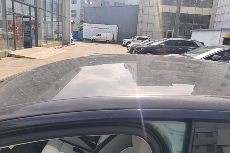 Used Volkswagen ID.7 VIZZION 2024 PRO Model Roof