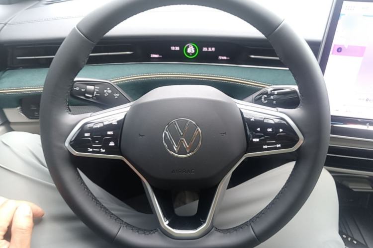 Used Volkswagen ID.7 VIZZION 2024 First Edition Steering Wheel