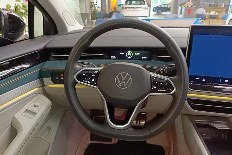 Used Volkswagen ID.7 VIZZION 2024 First Edition Steering Wheel