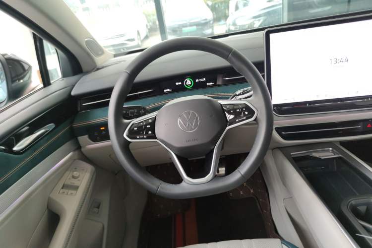Used Volkswagen ID.7 VIZZION 2024 PRO Model Steering Wheel