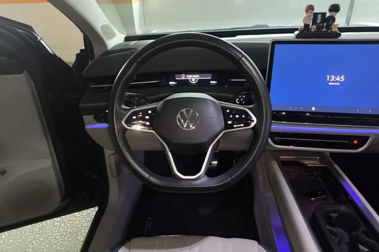Used Volkswagen ID.7 VIZZION 2024 First Edition Steering Wheel