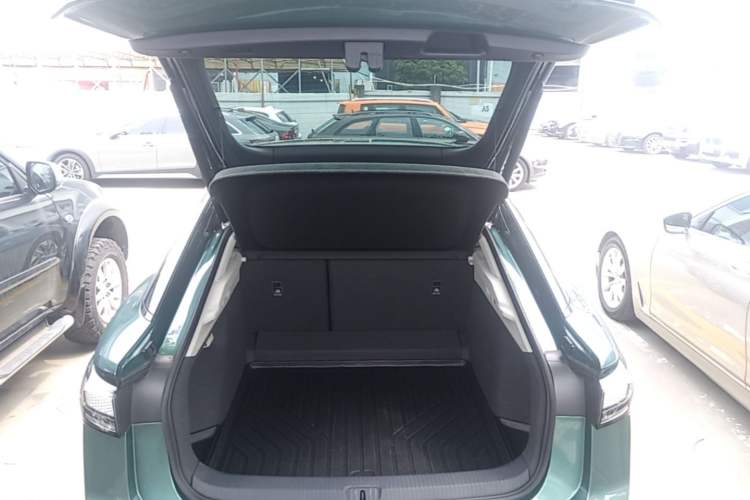Used Volkswagen ID.7 VIZZION 2024 First Edition Trunk