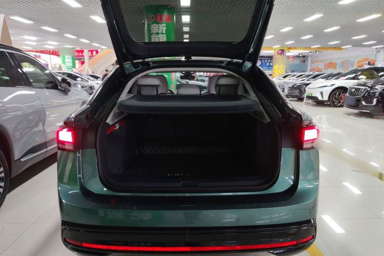Used Volkswagen ID.7 VIZZION 2024 First Edition Trunk