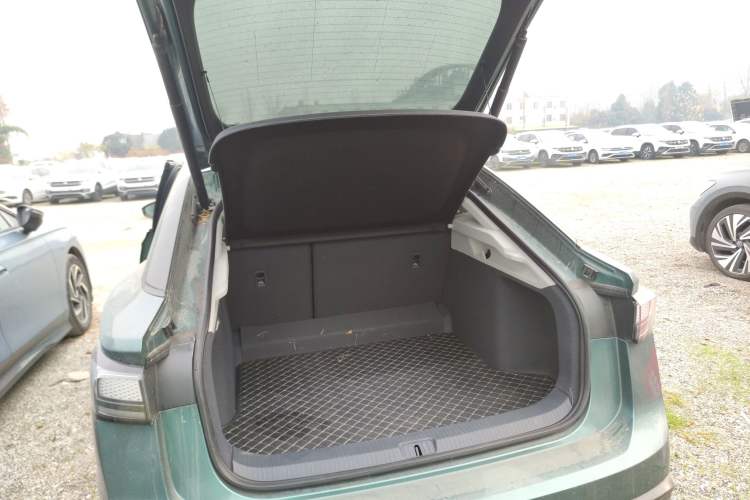 Used Volkswagen ID.7 VIZZION 2024 PRO Model Trunk