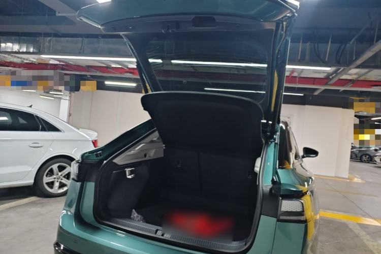 Used Volkswagen ID.7 VIZZION 2024 First Edition Trunk