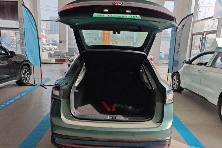 Used Volkswagen ID.7 VIZZION 2024 PRO Model Trunk