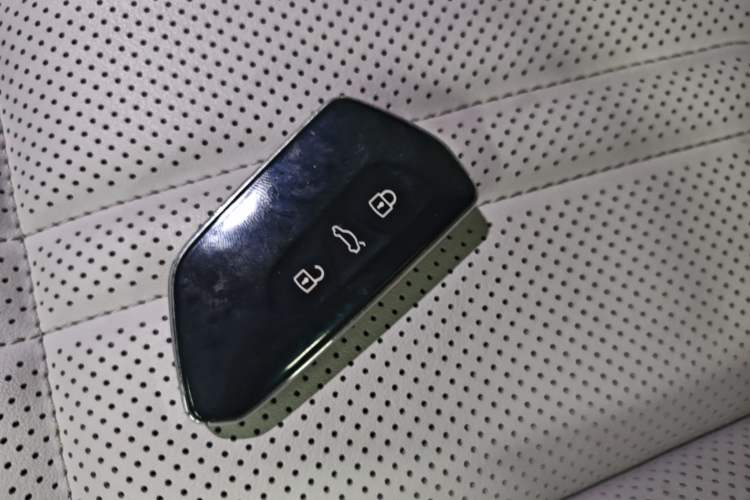 Used Volkswagen ID.7 VIZZION 2024 First Edition Vehicle Key