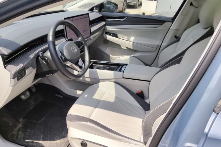 Used Volkswagen ID.7 VIZZION 2024 First Edition Left Front Seat
