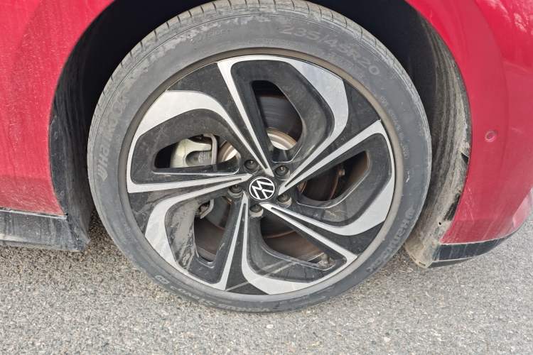 Used Volkswagen ID.7 VIZZION 2024 PRIME Right Front Wheel Hub