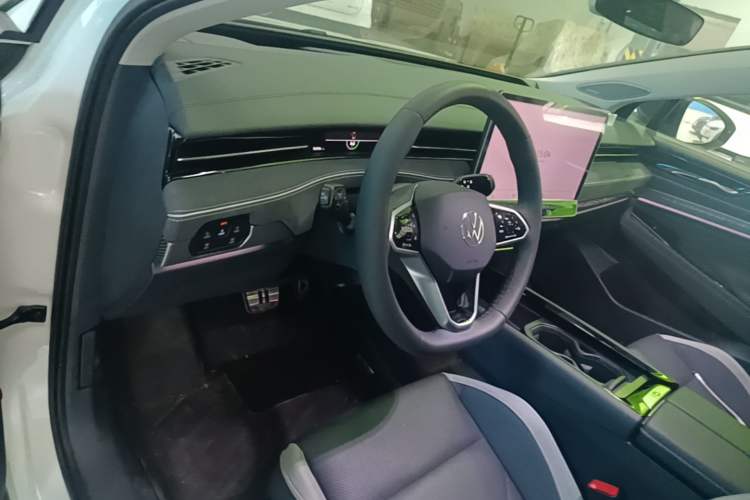 Used Volkswagen ID.7 VIZZION 2024 PRO Model Center Console